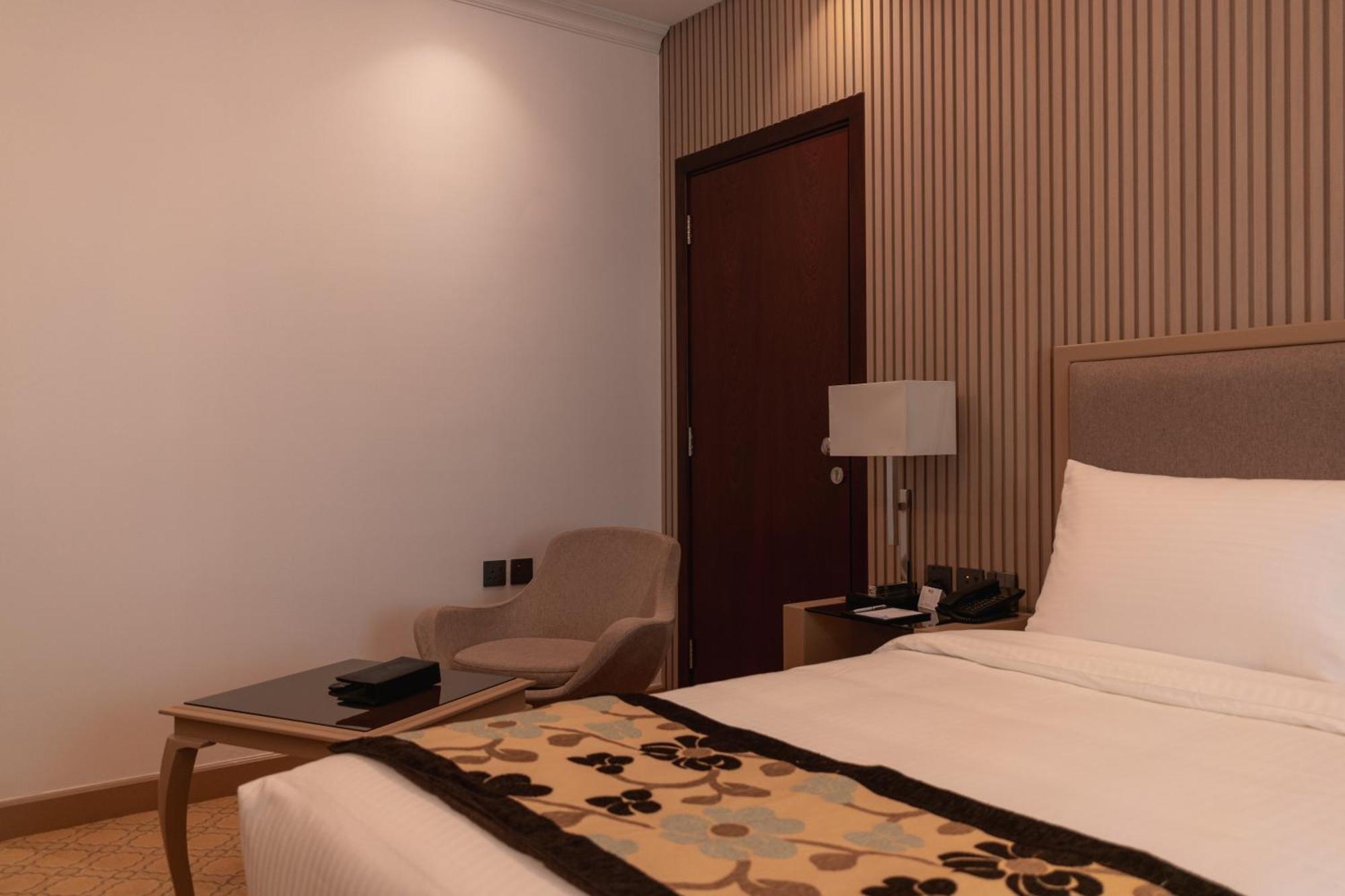 Best Western Plus Jeddah Hotel Madinah Road Exterior foto